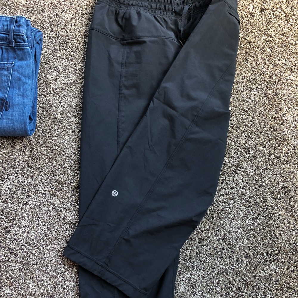 Lululemon Capri joggers